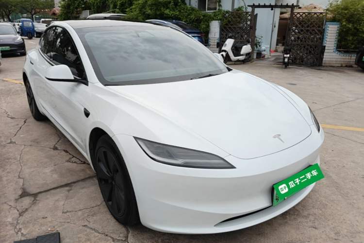 Used Tesla Model 3 2023 Rear-Wheel-Drive Version Front Right 45 Deg