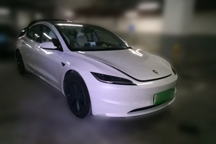 Used Tesla Model 3 2023 Rear-Wheel-Drive Version Front Right 45 Deg