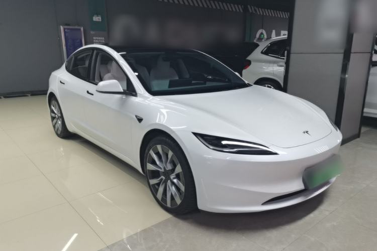 Used Tesla Model 3 2023 Long-Range All-Wheel-Drive Version Front Right 45 Deg
