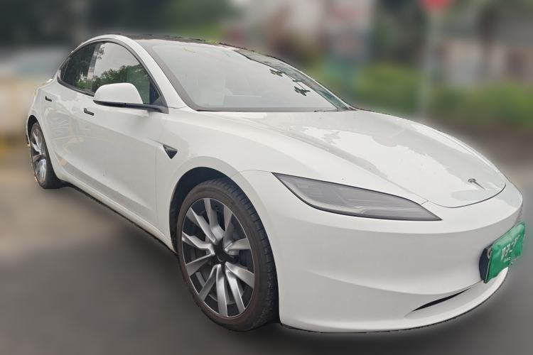 Used Tesla Model 3 2023 Rear-Wheel-Drive Version Front Right 45 Deg