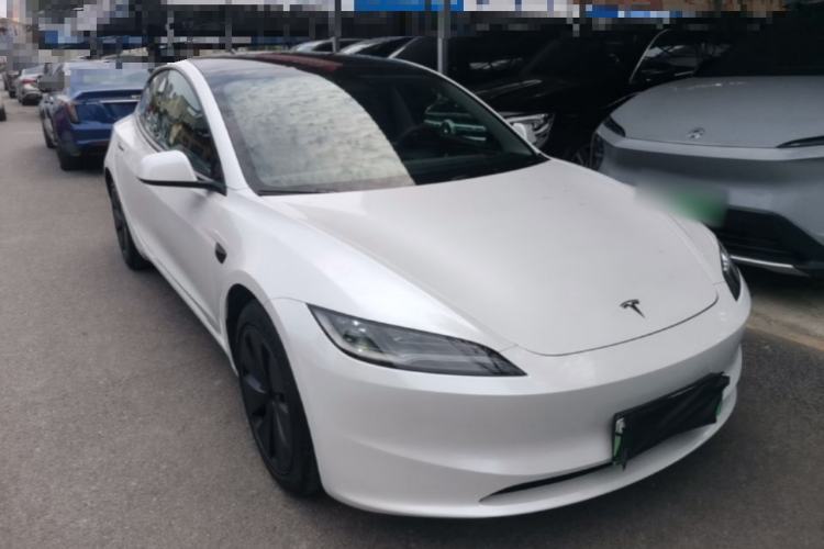Used Tesla Model 3 2023 Rear-Wheel-Drive Version Front Right 45 Deg