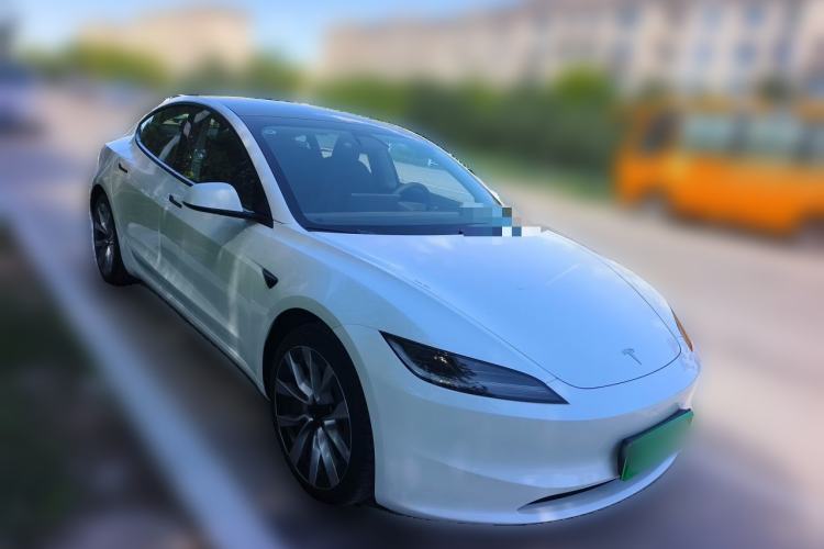 Used Tesla Model 3 2023 Long-Range All-Wheel-Drive Version Front Right 45 Deg