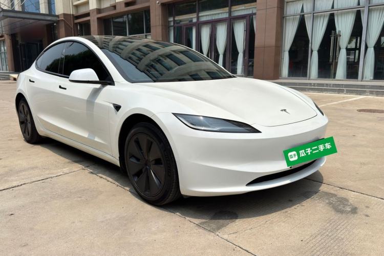 Used Tesla Model 3 2023 Rear-Wheel-Drive Version Front Right 45 Deg