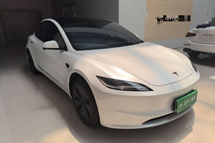Used Tesla Model 3 2023 Rear-Wheel-Drive Version Front Right 45 Deg