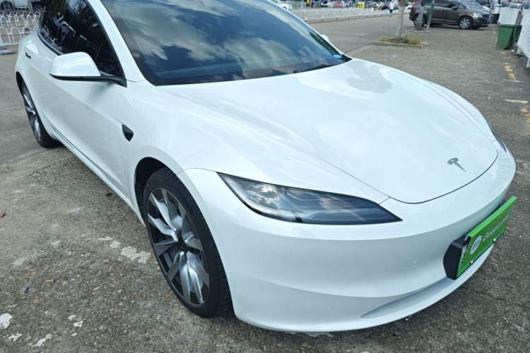 Used Tesla Model 3 2023 Long-Range All-Wheel-Drive Version Front Right 45 Deg