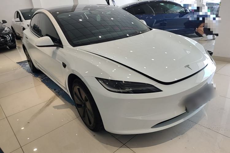 Used Tesla Model 3 2023 Rear-Wheel-Drive Version Front Right 45 Deg