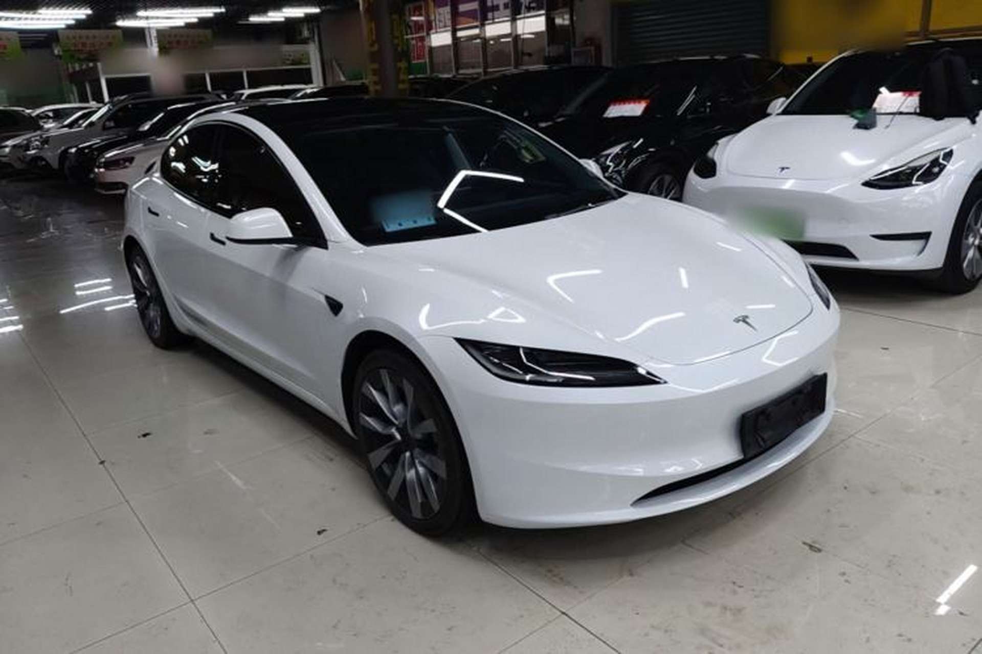 Used Tesla Model 3 2023 Rear-Wheel-Drive Version Front Right 45 Deg