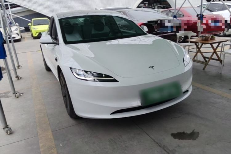 Used Tesla Model 3 2023 Rear-Wheel-Drive Version Front Right 45 Deg