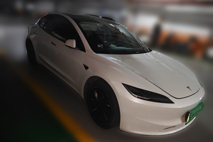 Used Tesla Model 3 2023 Rear-Wheel-Drive Version Front Right 45 Deg