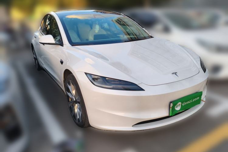 Used Tesla Model 3 2023 Rear-Wheel-Drive Version Front Right 45 Deg
