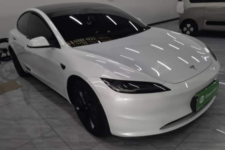 Used Tesla Model 3 2023 Rear-Wheel-Drive Version Front Right 45 Deg