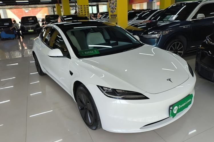 Used Tesla Model 3 2023 Rear-Wheel-Drive Version Front Right 45 Deg