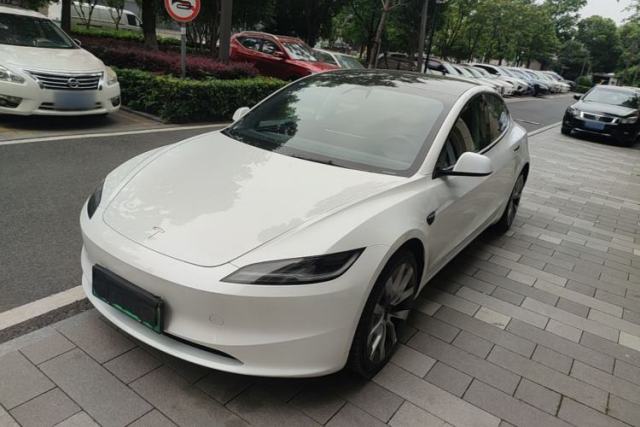 Used Tesla Model 3 2023 Long-Range All-Wheel-Drive Version