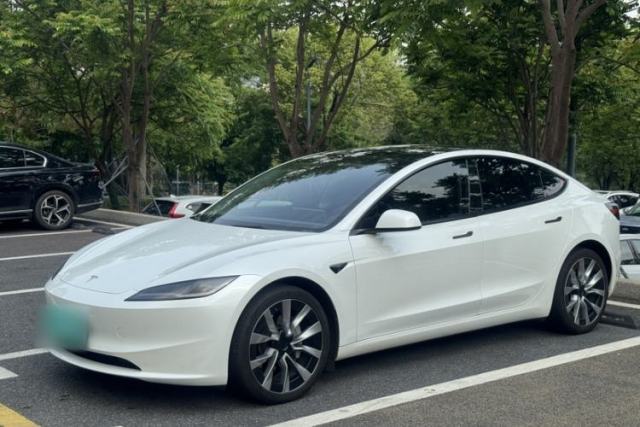 Used Tesla Model 3 2023 Long-Range All-Wheel-Drive Version