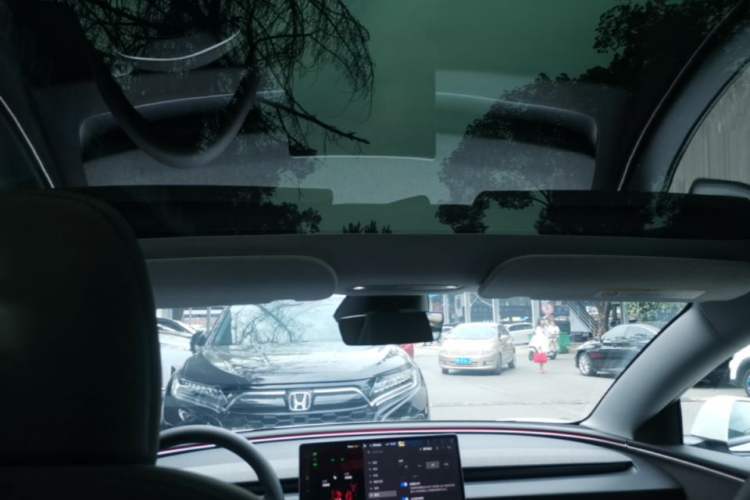 Used Tesla Model 3 2023 Rear-Wheel-Drive Version Headliner