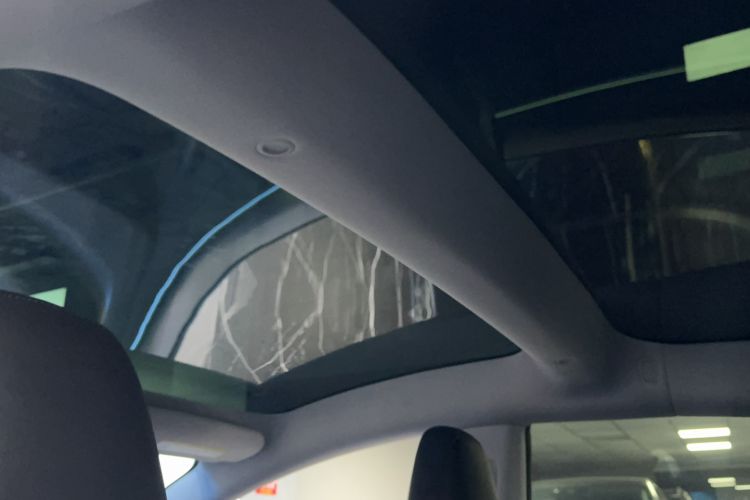 Used Tesla Model 3 2023 Long-Range All-Wheel-Drive Version Headliner