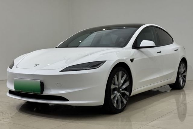 Used Tesla Model 3 2023 Long-Range All-Wheel-Drive Version