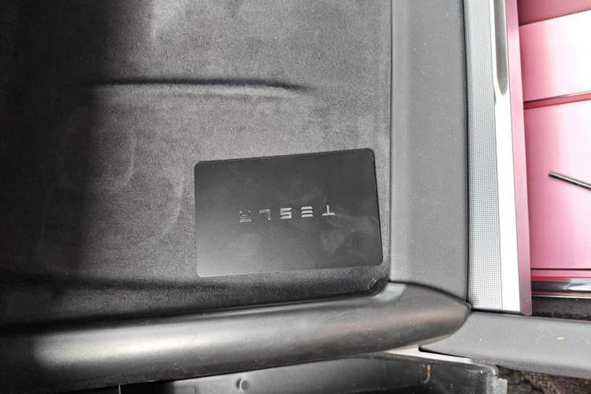 Used Tesla Model 3 2023 Long-Range All-Wheel-Drive Version Interior 1