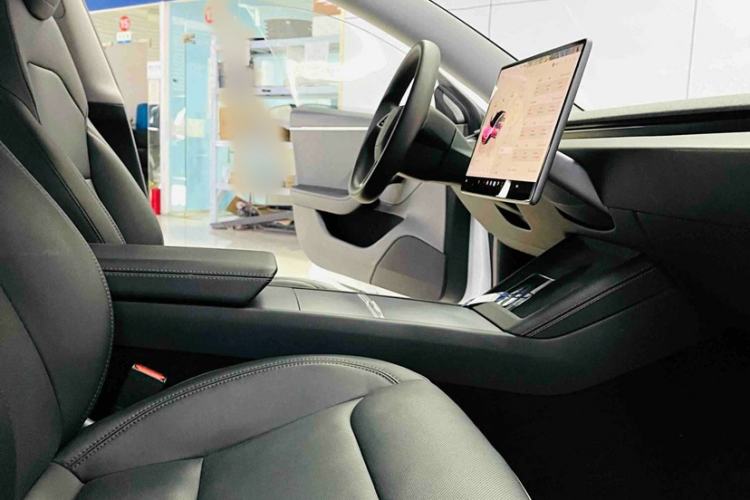 Used Tesla Model 3 2023 Rear-Wheel-Drive Version Interior 1