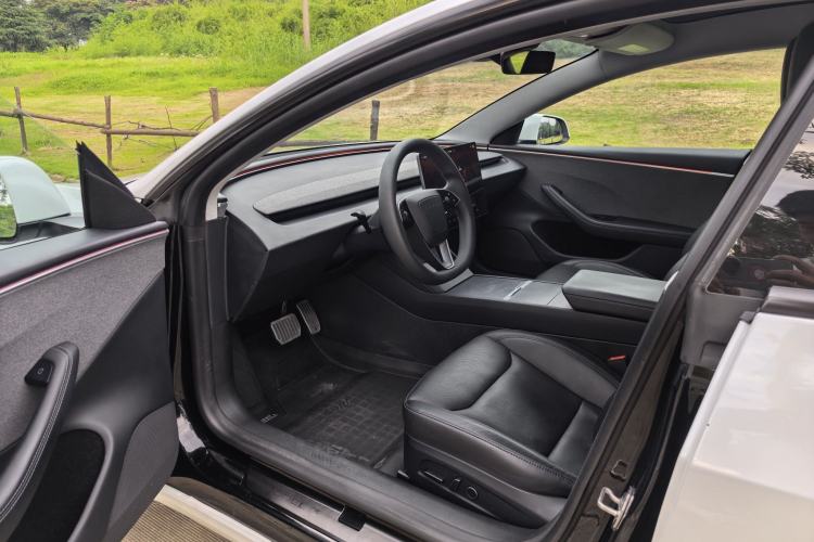 Used Tesla Model 3 2023 Rear-Wheel-Drive Version Interior 1