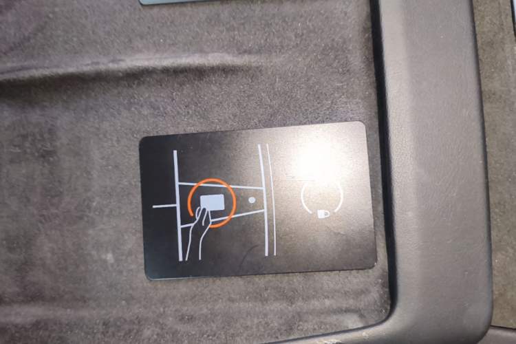 Used Tesla Model 3 2023 Long-Range All-Wheel-Drive Version Interior 1