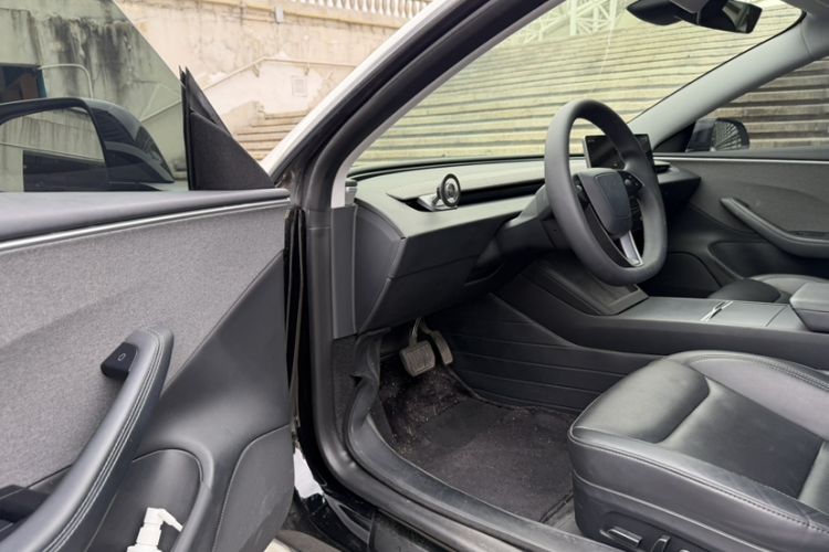 Used Tesla Model 3 2023 Rear-Wheel-Drive Version Interior 1