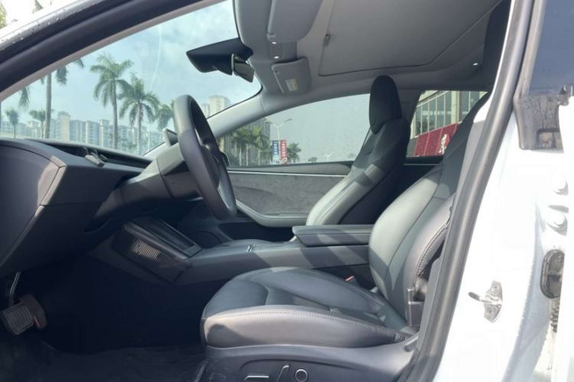 Used Tesla Model 3 2023 Long-Range All-Wheel-Drive Version Interior 12