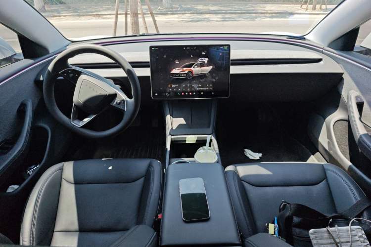 Used Tesla Model 3 2023 Rear-Wheel-Drive Version Interior 2