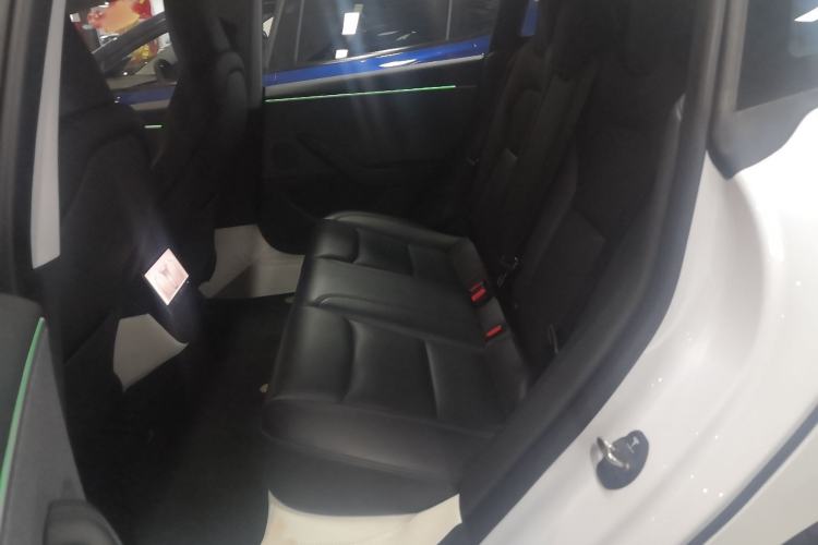 Used Tesla Model 3 2023 Rear-Wheel-Drive Version Interior 2