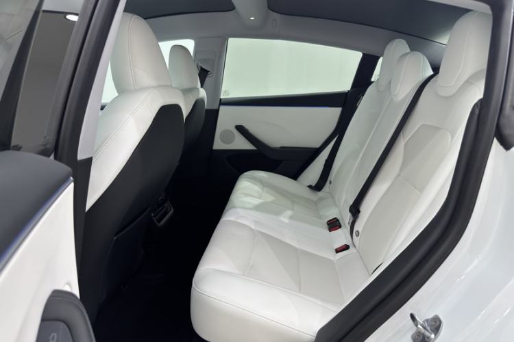 Used Tesla Model 3 2023 Long-Range All-Wheel-Drive Version Interior 3