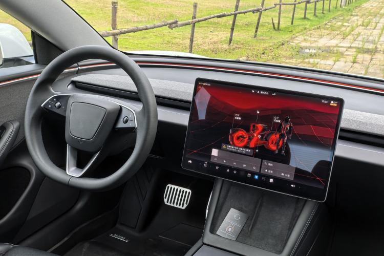 Used Tesla Model 3 2023 Rear-Wheel-Drive Version Interior 3