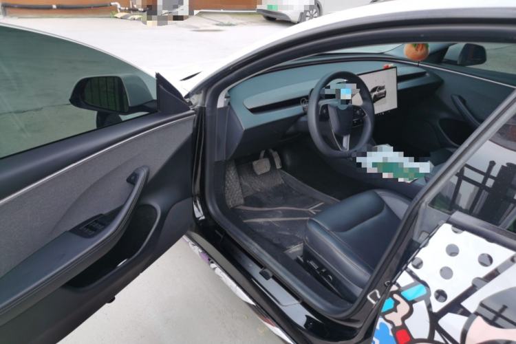 Used Tesla Model 3 2023 Rear-Wheel-Drive Version Interior 3