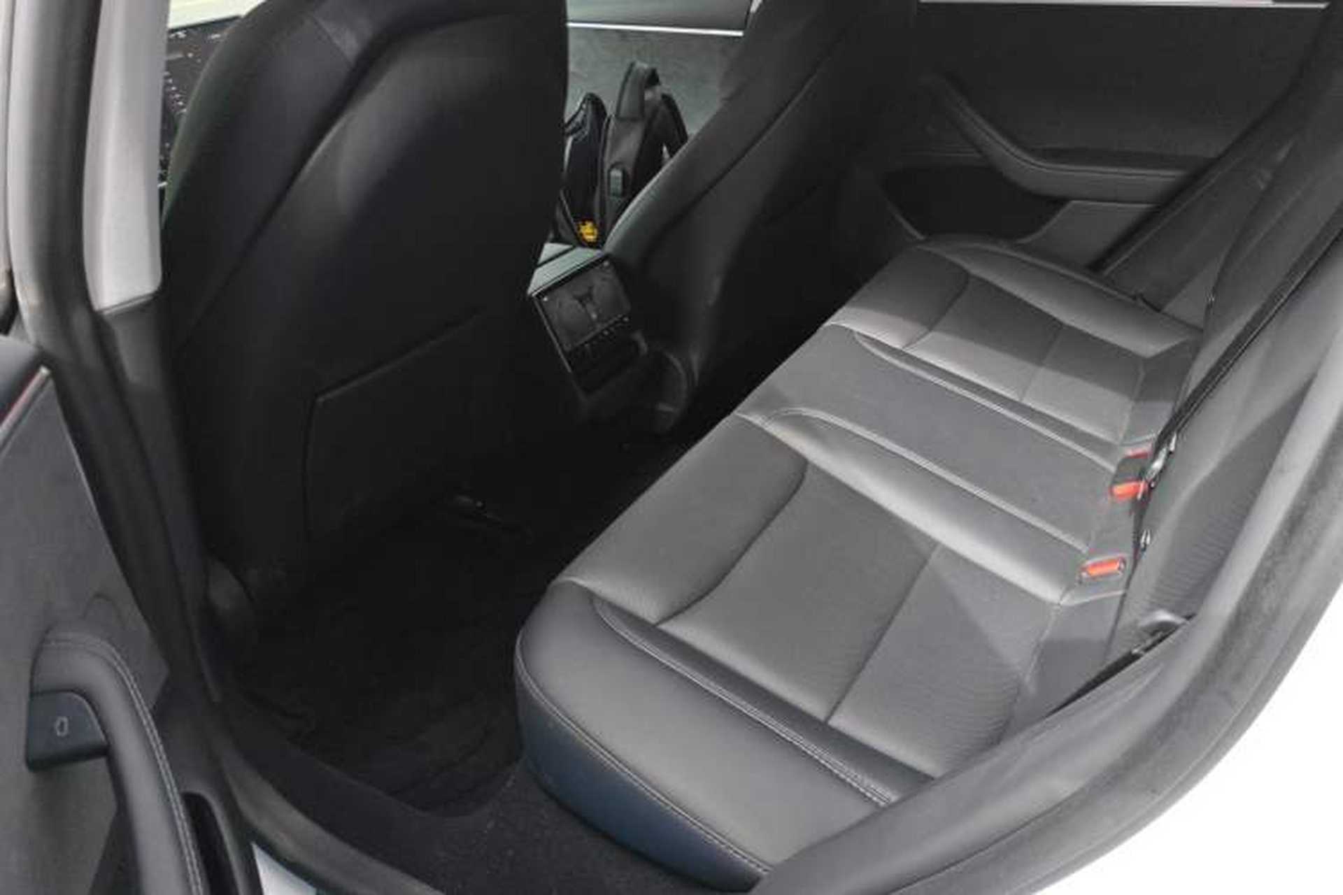 Used Tesla Model 3 2023 Long-Range All-Wheel-Drive Version Interior 4