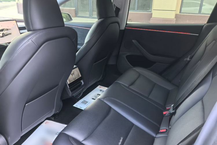 Used Tesla Model 3 2023 Long-Range All-Wheel-Drive Version Interior 4