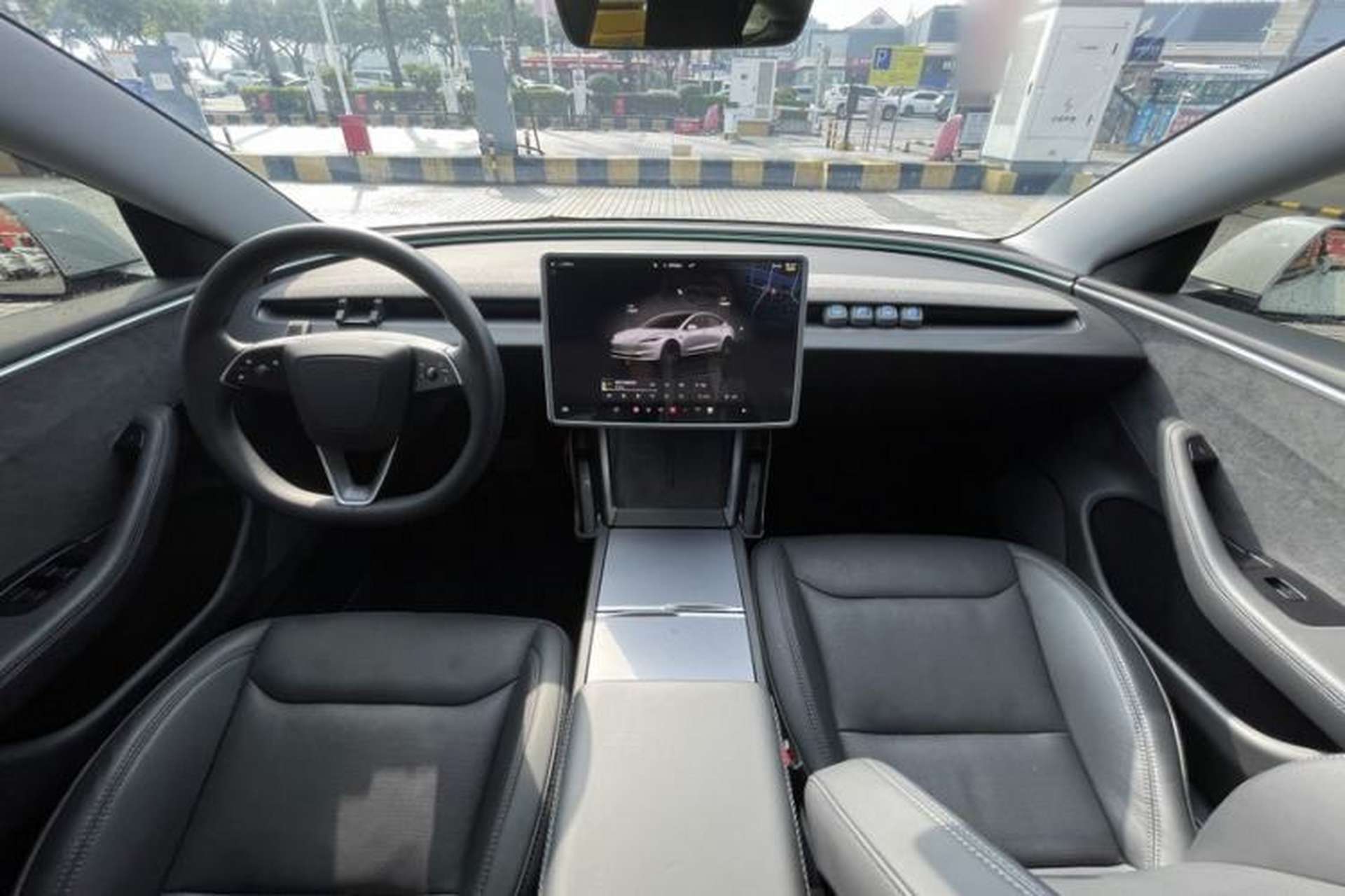 Used Tesla Model 3 2023 Long-Range All-Wheel-Drive Version Interior 5