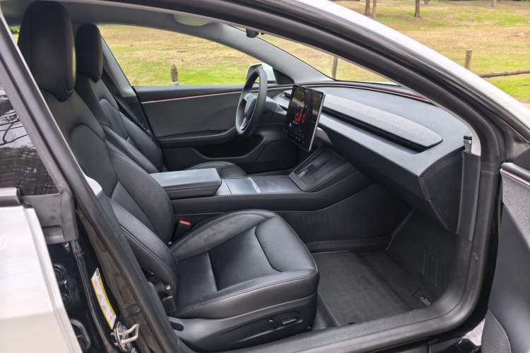 Used Tesla Model 3 2023 Rear-Wheel-Drive Version Interior 9