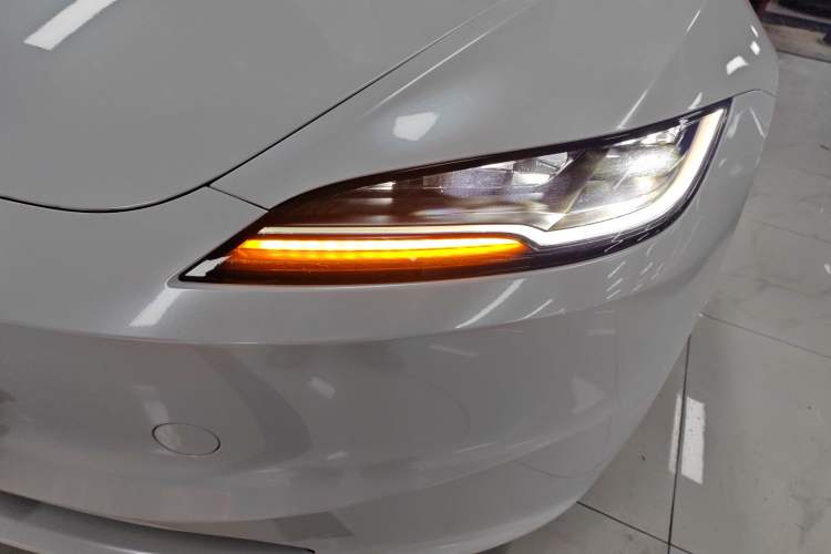 Used Tesla Model 3 2023 Long-Range All-Wheel-Drive Version Left Front Headlight