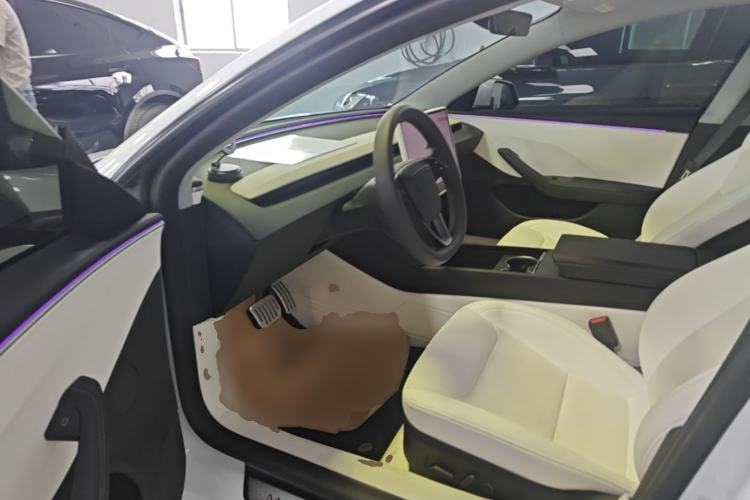 Used Tesla Model 3 2023 Long-Range All-Wheel-Drive Version Left Front Seat