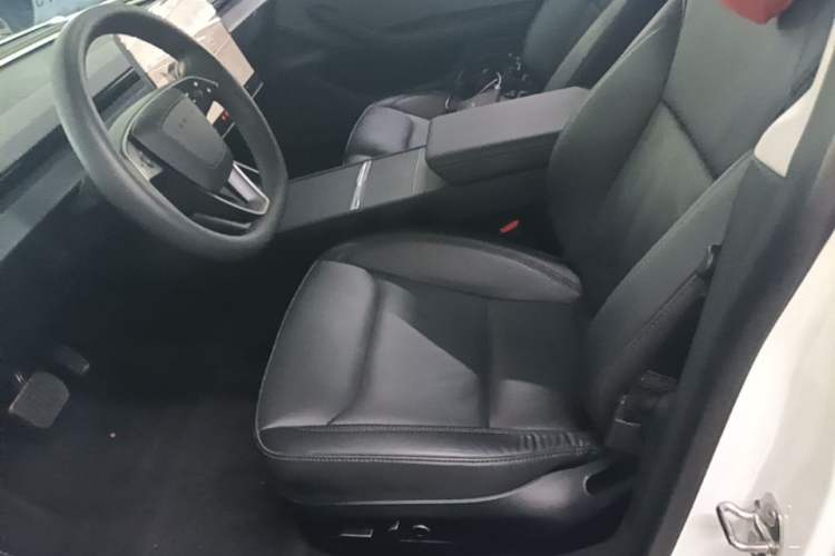 Used Tesla Model 3 2023 Rear-Wheel-Drive Version Left Front Seat