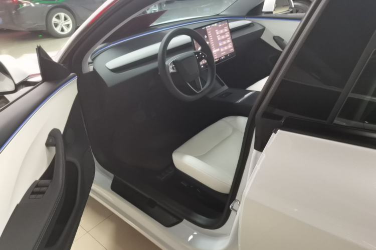 Used Tesla Model 3 2023 Long-Range All-Wheel-Drive Version Left Front Seat