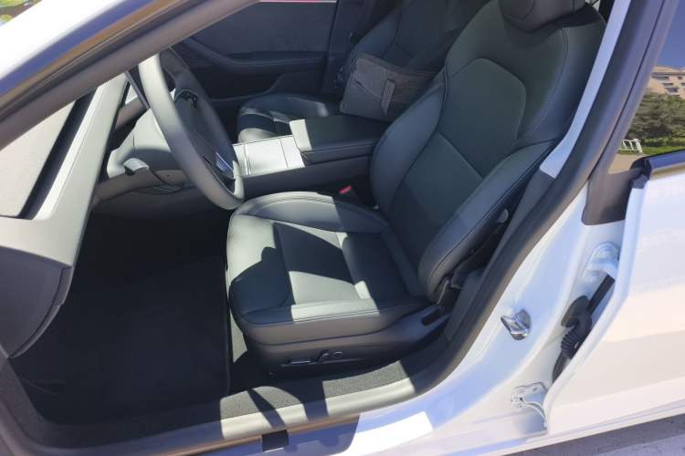 Used Tesla Model 3 2023 Long-Range All-Wheel-Drive Version Left Front Seat