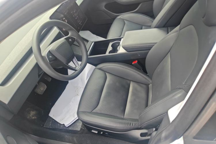 Used Tesla Model 3 2023 Long-Range All-Wheel-Drive Version Left Front Seat