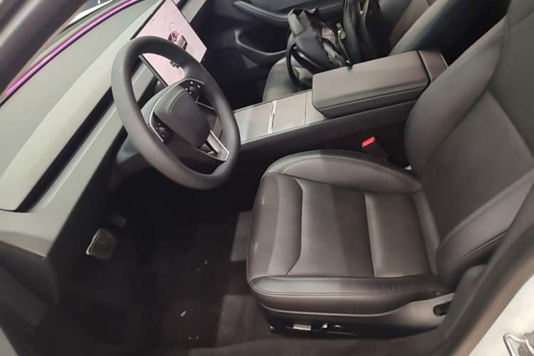 Used Tesla Model 3 2023 Rear-Wheel-Drive Version Left Front Seat