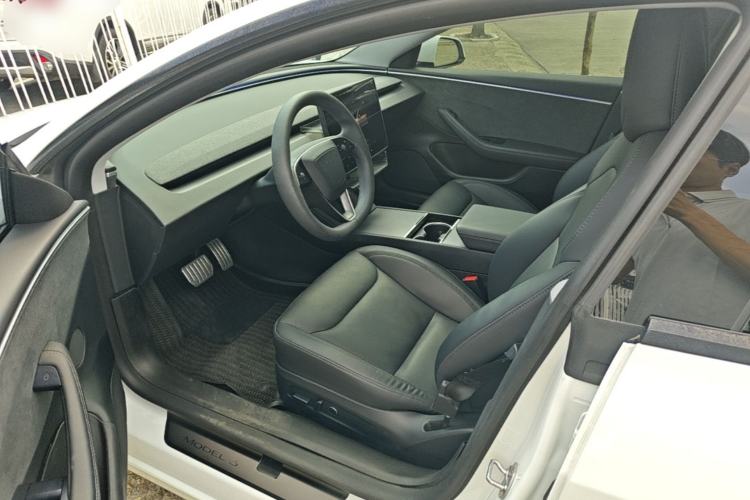 Used Tesla Model 3 2023 Long-Range All-Wheel-Drive Version Left Front Seat