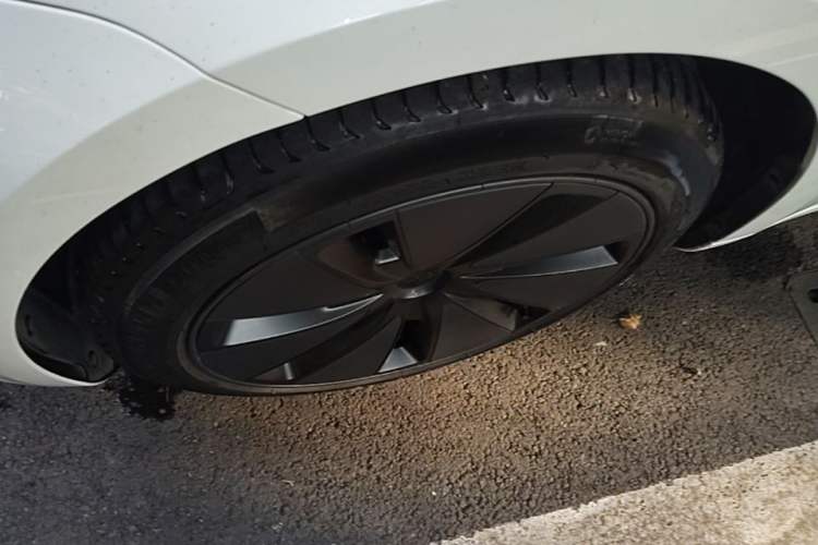 Used Tesla Model 3 2023 Rear-Wheel-Drive Version Left Front Wheel Hub
