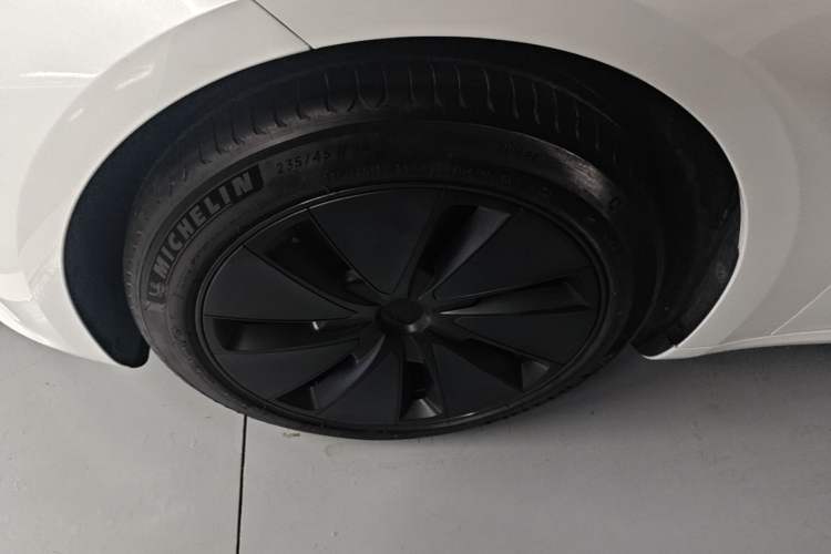 Used Tesla Model 3 2023 Rear-Wheel-Drive Version Left Front Wheel Hub