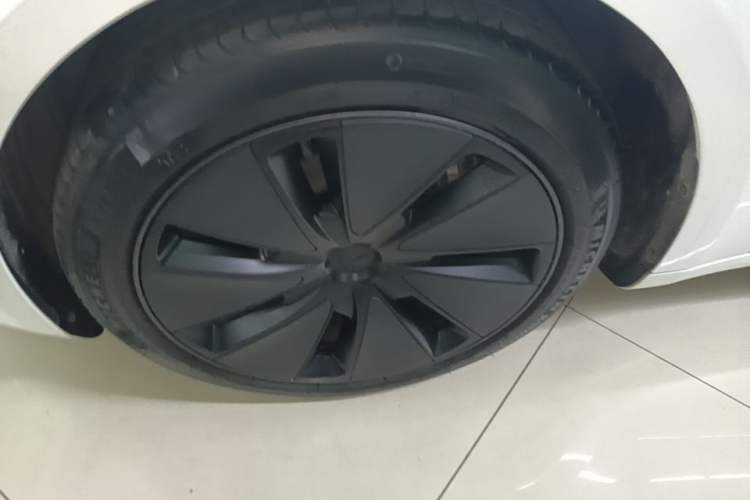Used Tesla Model 3 2023 Rear-Wheel-Drive Version Left Front Wheel Hub