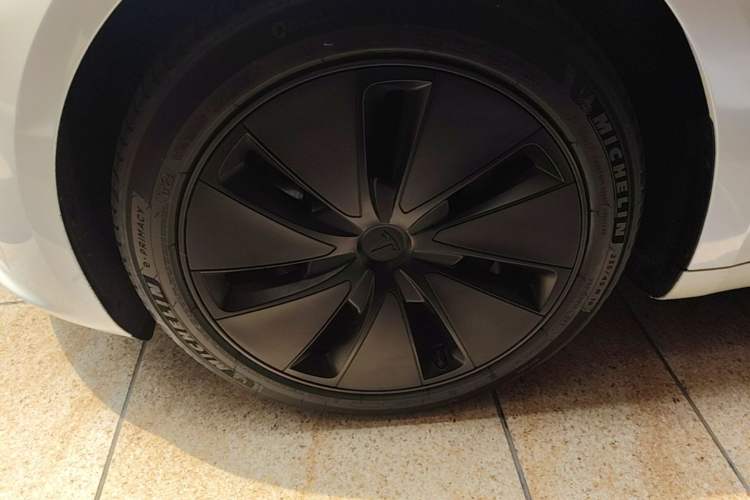 Used Tesla Model 3 2023 Rear-Wheel-Drive Version Left Front Wheel Hub