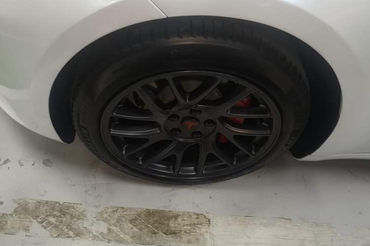 Used Tesla Model 3 2023 Rear-Wheel-Drive Version Left Front Wheel Hub