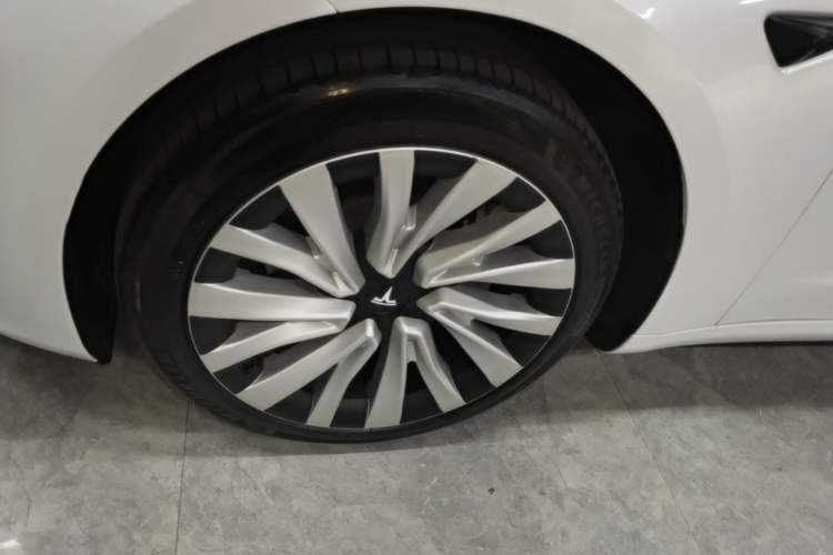 Used Tesla Model 3 2023 Rear-Wheel-Drive Version Left Front Wheel Hub